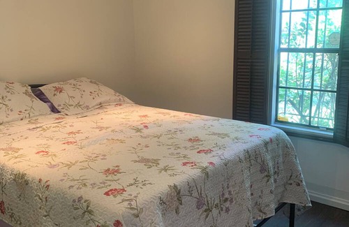 Highlands Sonstige | Charming and cozy Rustic farmhouse . Centrally located !