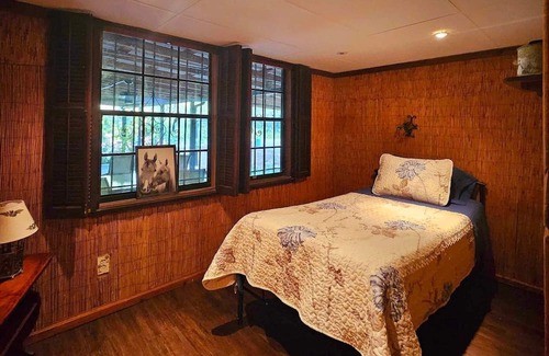 Highlands Sonstige | Charming and cozy Rustic farmhouse . Centrally located !