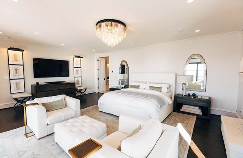 Kingsmill Haus | The Estate is a 7,000 square foot private estate that is designed to impress.