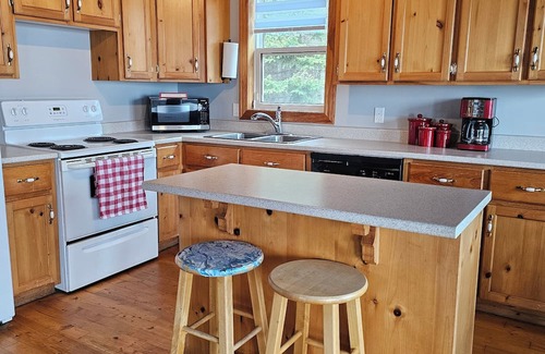Prince County Hütte | Three Bedroom Ocean View Cottage in Kildare PEI