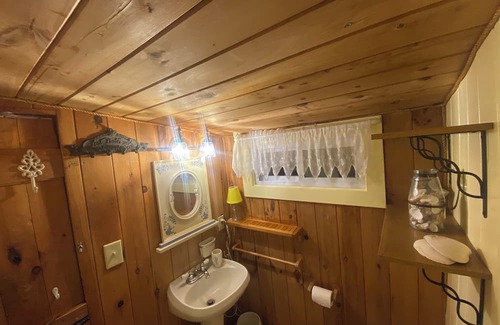 Ogunquit - Wells Kabine | Wells / Ogunquit Cabin. Sleeps 4 Wells /Ogunquit l 10 min car ride beaches