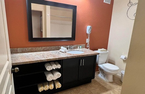 Spring Valley Resort | Luxury one bedroom and one bathroom unit with full amenities