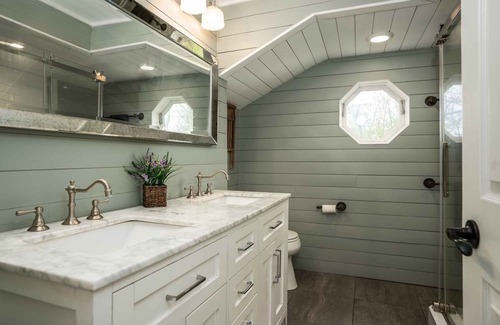 Twin Lakes Haus | Highland House – 8 BDR Home Sleeps 23! Private Pool, Pet Friendly