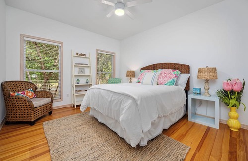 Perdido Beach Haus | Scenic & Spacious Waterfront Oasis ~ Sleeps 23 ~ Private Pier and Dock ~ Pets OK