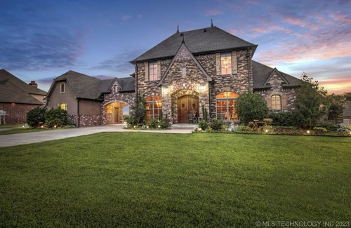Sperry Haus | Lake View with pool