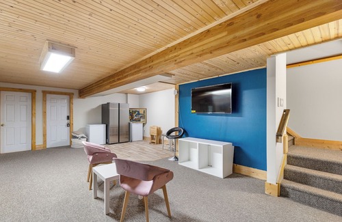 Stafford Kabine | Spacious Stafford Cabin w/Grills & Fire Pit!