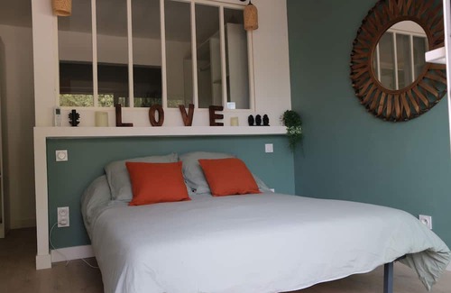 Pierrelatte Haus | Large country villa with swimming pool for up to 15 people