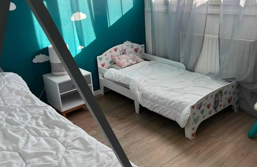 Villepreux Haus | Homerez - Welcoming House in Villepreux with Large Secured Garden