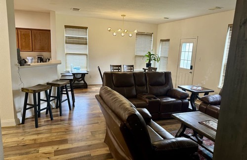 Sugar Land Haus | Delightful 4-Bedroom Residence Sugarland Convenient Access to All Amenities