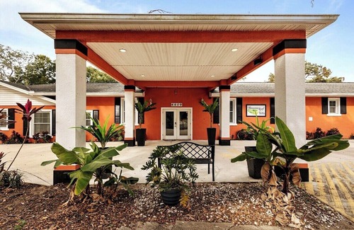 Orlovista Villa | Banana Leaf Villa-Island Groove-Standard Suite