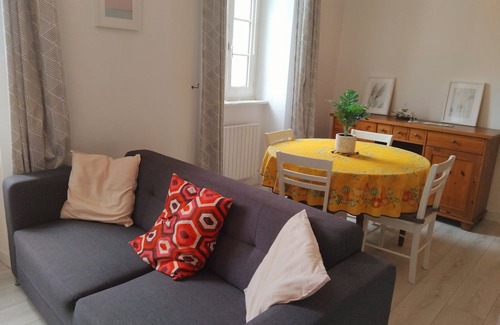 Huelgoat Wohnung | Le Nid du Centre, apartment in the heart of Huelgoat, all within walking distance