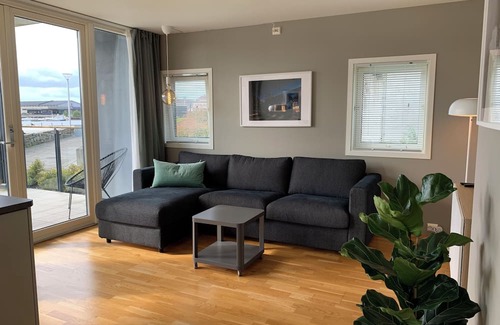 Strand Municipality Wohnung | Flott Leilighet Midt i Havna på Jørpeland! 12min fra Preikestolen Parkeringen