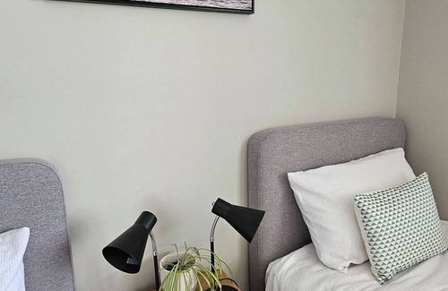 Taradale Haus | Osier Oasis, walk to Mission & Wineries!