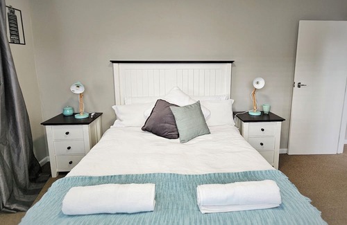 Taradale Haus | Osier Oasis, walk to Mission & Wineries!