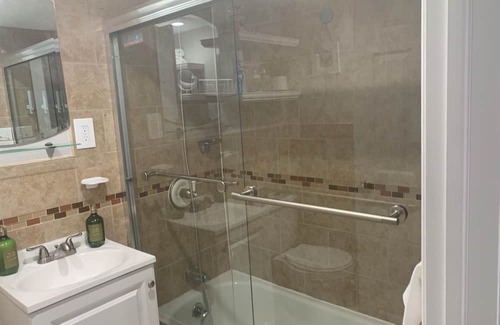 Rochdale Wohnung | NYC Paradise POOL Oasis Summer Getaway