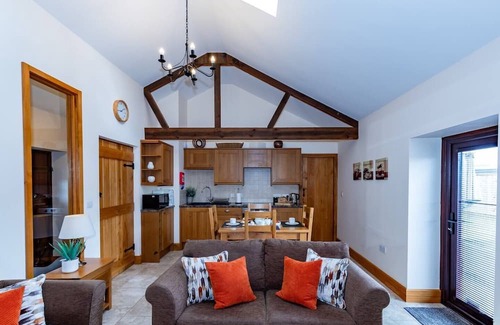 Loxton Haus | Pass the Keys | Somerset Two Bedroom South Hill Cottage