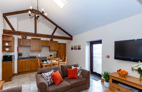 Loxton Haus | Pass the Keys | Somerset Two Bedroom South Hill Cottage