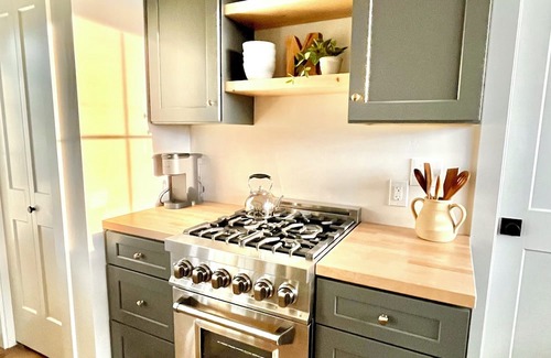 Columbia Falls Hütte | NEW! Kindal Kottage-Columbia Falls MT-20 min to Glacier Natl Park & Whitefish!