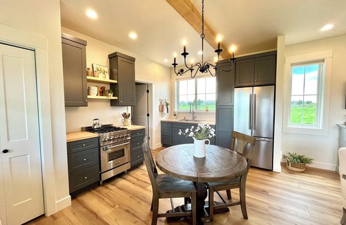 Columbia Falls Hütte | NEW! Kindal Kottage-Columbia Falls MT-20 min to Glacier Natl Park & Whitefish!