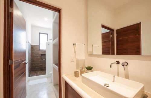 Buenavista Haus | Casa Jero | Private Pier, Free Kayaks & Paddle