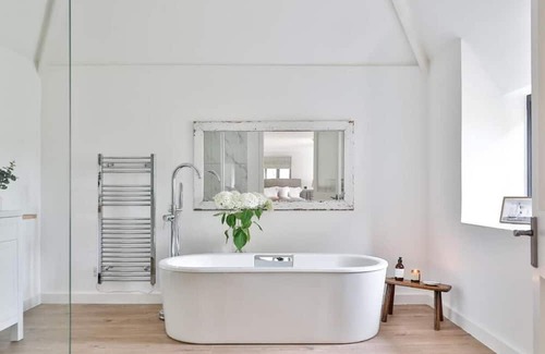 Beverston Hütte | Cozy Beverston Castle Cottage:1 Bed/1 Bath Retreat