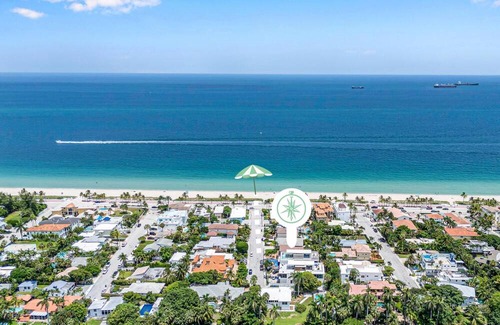 Birch Park Finger Streets Haus | Steps From the Beach Heated Pool Seaside Key