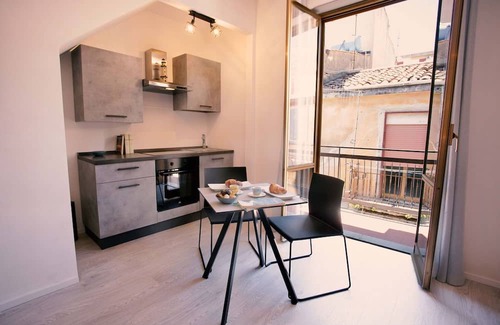 Monreale Wohnung | Apartment in Monreale with 0 bedrooms sleeps 2