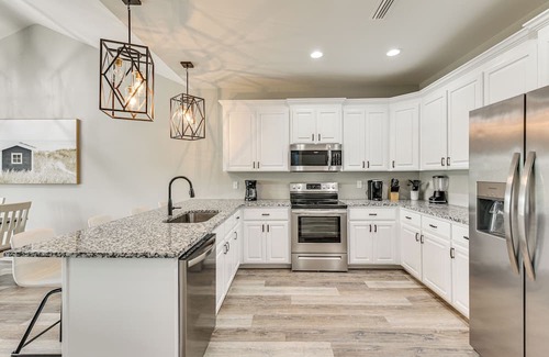 Dothan Haus | Spacious Dothan Home ~ 4 Mi to Downtown!