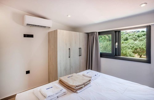 Polichrono Villa | Villa Ismini Tessera