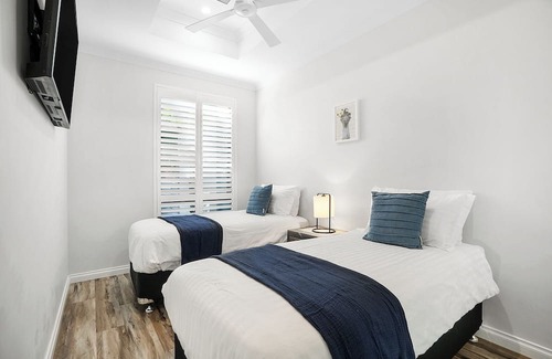 Rivervale Haus | Modern Oasis w/ Private Pool near Airport & Optus