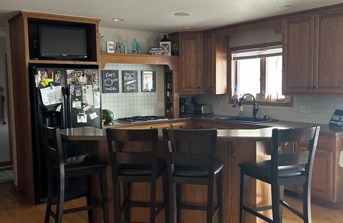 Little Chute Haus | Looking for guests for THE DRAFT. Great location 20 minutes from Green bay!