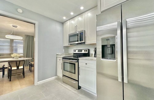 South Hills Haus | Luxe Mt. Lebanon Home | Central | Free Parking