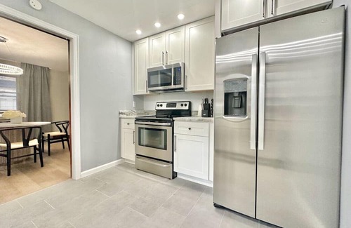 South Hills Haus | Luxe Mt. Lebanon Home | Central | Free Parking