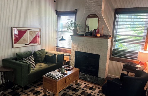 Grand Beach Kabine | Adorable SW Michigan Cottage with Beach Access