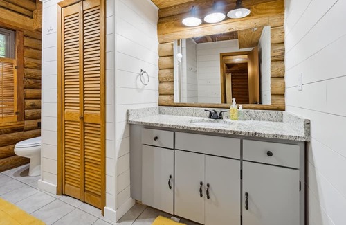 Fleming Kabine | Charming dog-friendly cabin w/ amazing lake views near Savannah