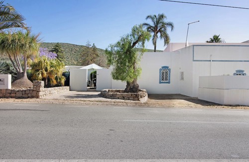 Colmeal Wohnung | Studio Apartment 'Holiday Home Medronhal Faro' with Mountain View, Wi-Fi and Air Conditioning