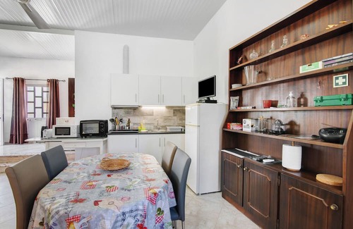 Colmeal Wohnung | Studio Apartment 'Holiday Home Medronhal Faro' with Mountain View, Wi-Fi and Air Conditioning