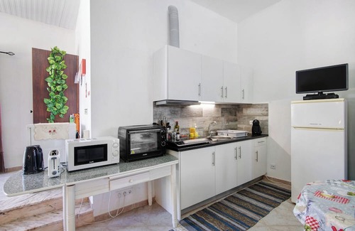 Colmeal Wohnung | Studio Apartment 'Holiday Home Medronhal Faro' with Mountain View, Wi-Fi and Air Conditioning