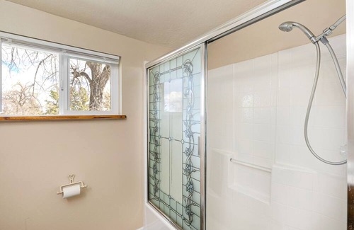 Fairfield Haus | Fairfield Park Inn Room #4