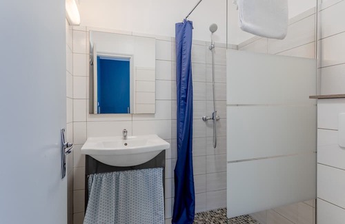 Mache Haus | Holiday Home '2 - Maison T3 Confort' with Shared Pool, Private Terrace and Shared Garden