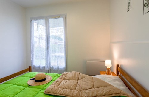 Mache Haus | Holiday Home '2 - Maison T3 Confort' with Shared Pool, Private Terrace and Shared Garden