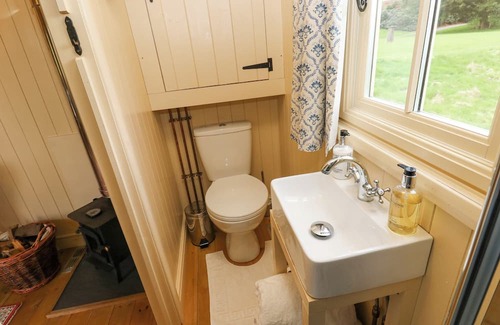 Hollow Meadows Hütte | THE SHEPHERD'S HUT, romantic, with a garden in Stocksbridge