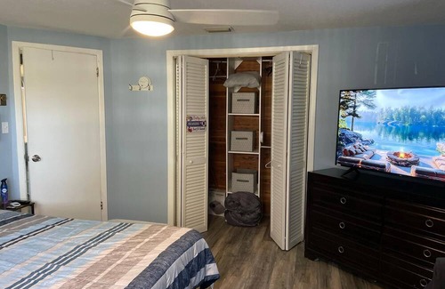 Lakewood Villas Haus | Minutes to Downtown & Beaches, Fully stocked with everything you could need!