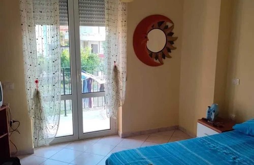 Torre Melissa Wohnung | Homerez - 80m² Apartment in Torre Melissa with Garden