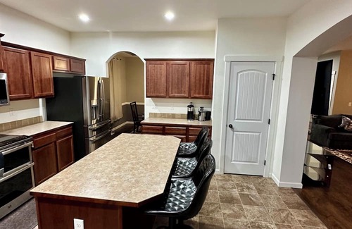 Spanaway Haus | Mid-Side house located in Spanaway perfect home away from home!