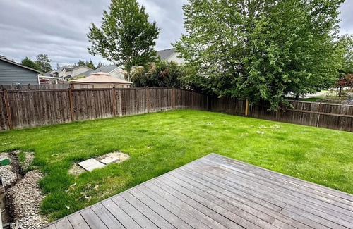 Spanaway Haus | Mid-Side house located in Spanaway perfect home away from home!