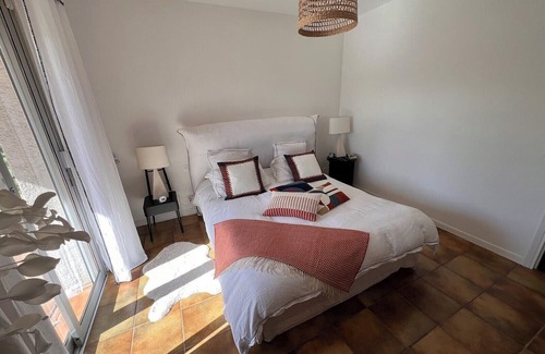 Moyen-Vernet Haus | QUIET SPACIOUS ARCHITECT'S HOUSE - SWIMMING POOL / GAMES - NEAR SEA AND SPAIN