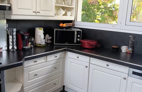 Osny Haus | Homerez - Beautiful house for 4 ppl. with garden and terrace at Osny