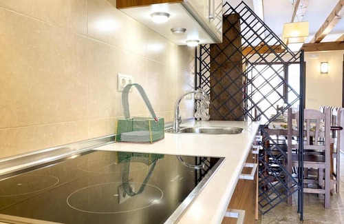 Langa de Duero Haus | Country House 'Gañán' with Mountain View, Private Garden and Wi-Fi