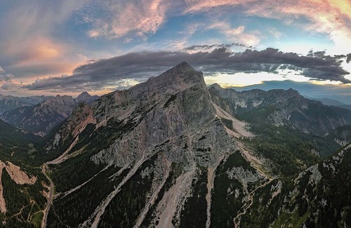 Kranjska Gora Hütte | Erjavčeva koča mountian hut at Vršič